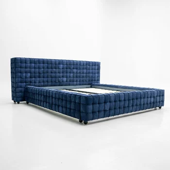 Итальянская кровать из матовой натуральной кожи с пряжкой для двуспальной кровати в главной спальне, элитная элегантная вилла в стиле постмодерн, дизайнер высокого класса